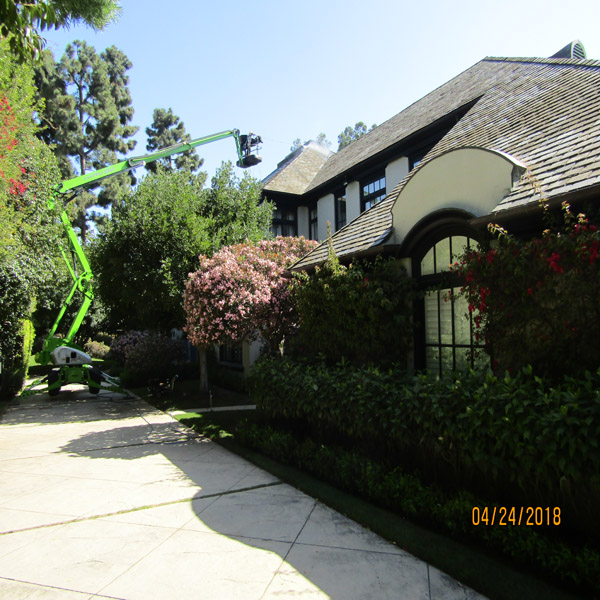 Roof Cleaning Lift Access