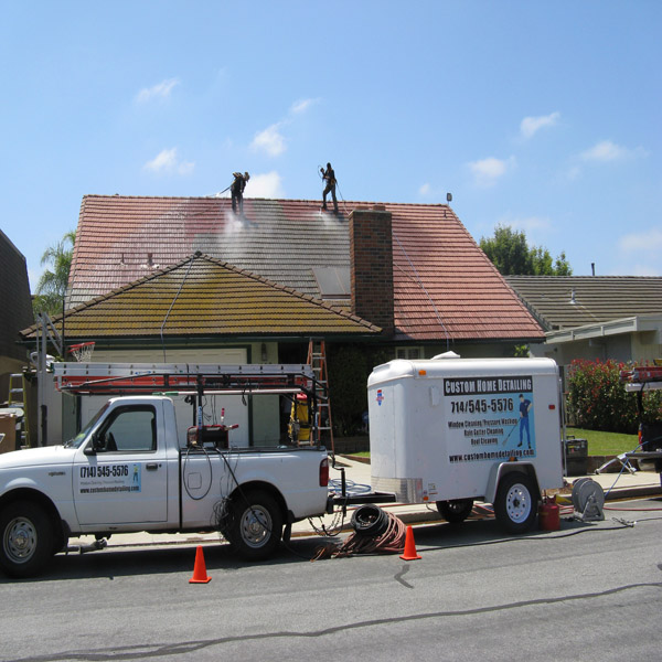 Roof Cleaning Before Los Alamitos